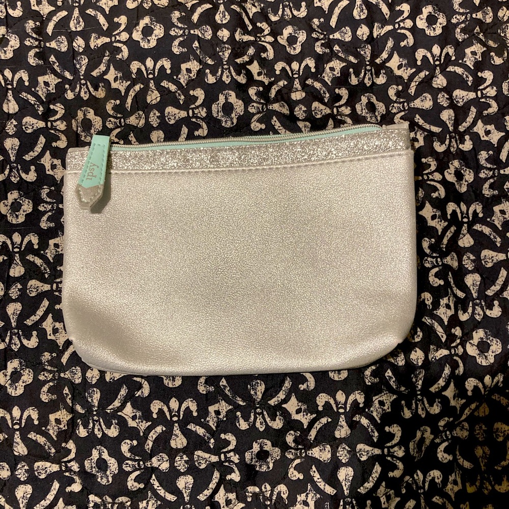 IPSY Glam Makeup Bag